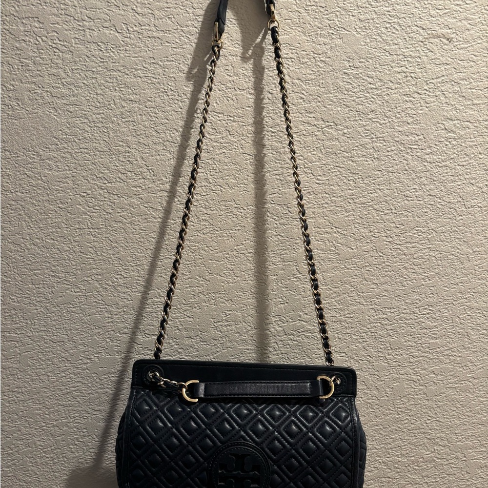 Tory Burch Navy Marion Quilted Bag - Picture 3 of 14